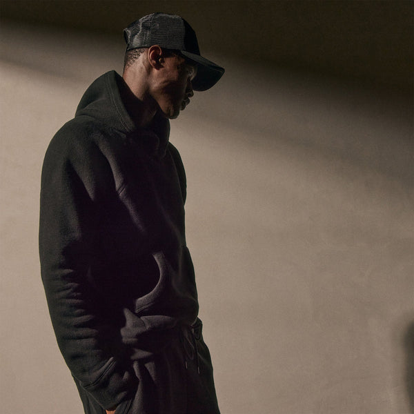 Cozy Hooded Sweatshirt in Black | James Perse Los Angeles