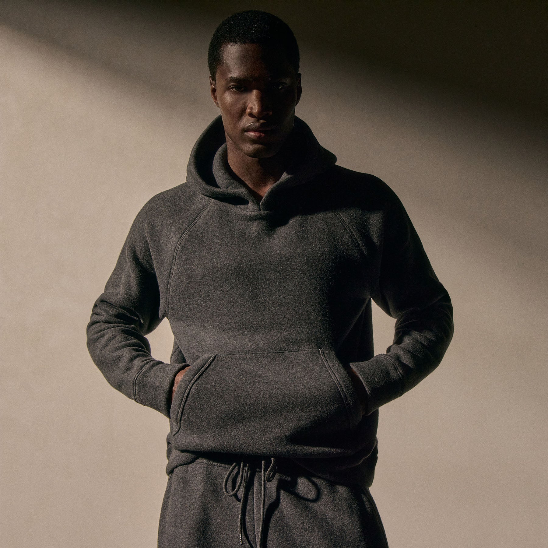 Cozy Hooded Sweatshirt in Heather Charcoal | James Perse Los Angeles