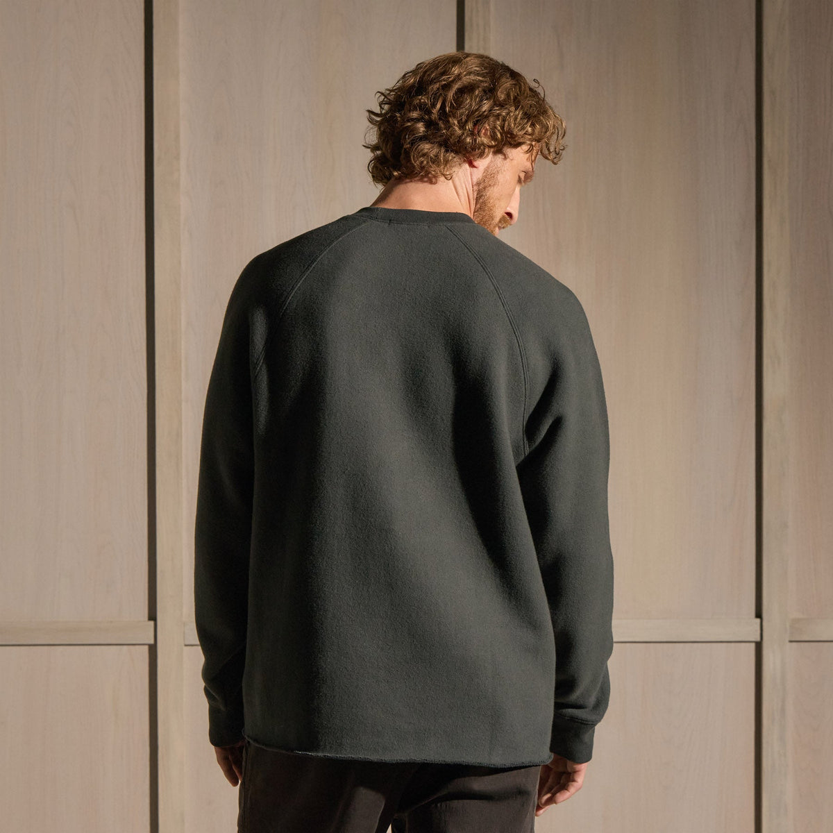 Cozy Fleece Raglan Crew in Fern | James Perse Los Angeles