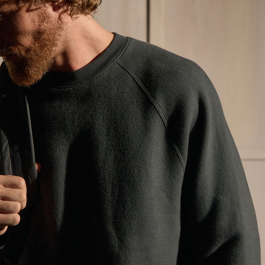 Cozy Fleece Raglan Crew in Fern | James Perse Los Angeles