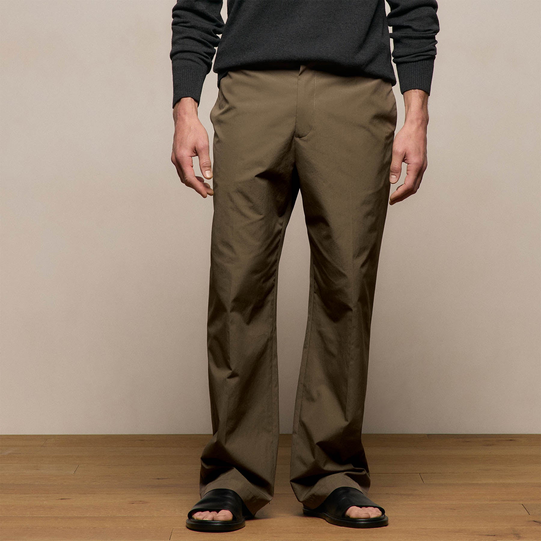 Italian Heavy Poplin Clean Front Trouser in Light Olive | James Perse Los Angeles