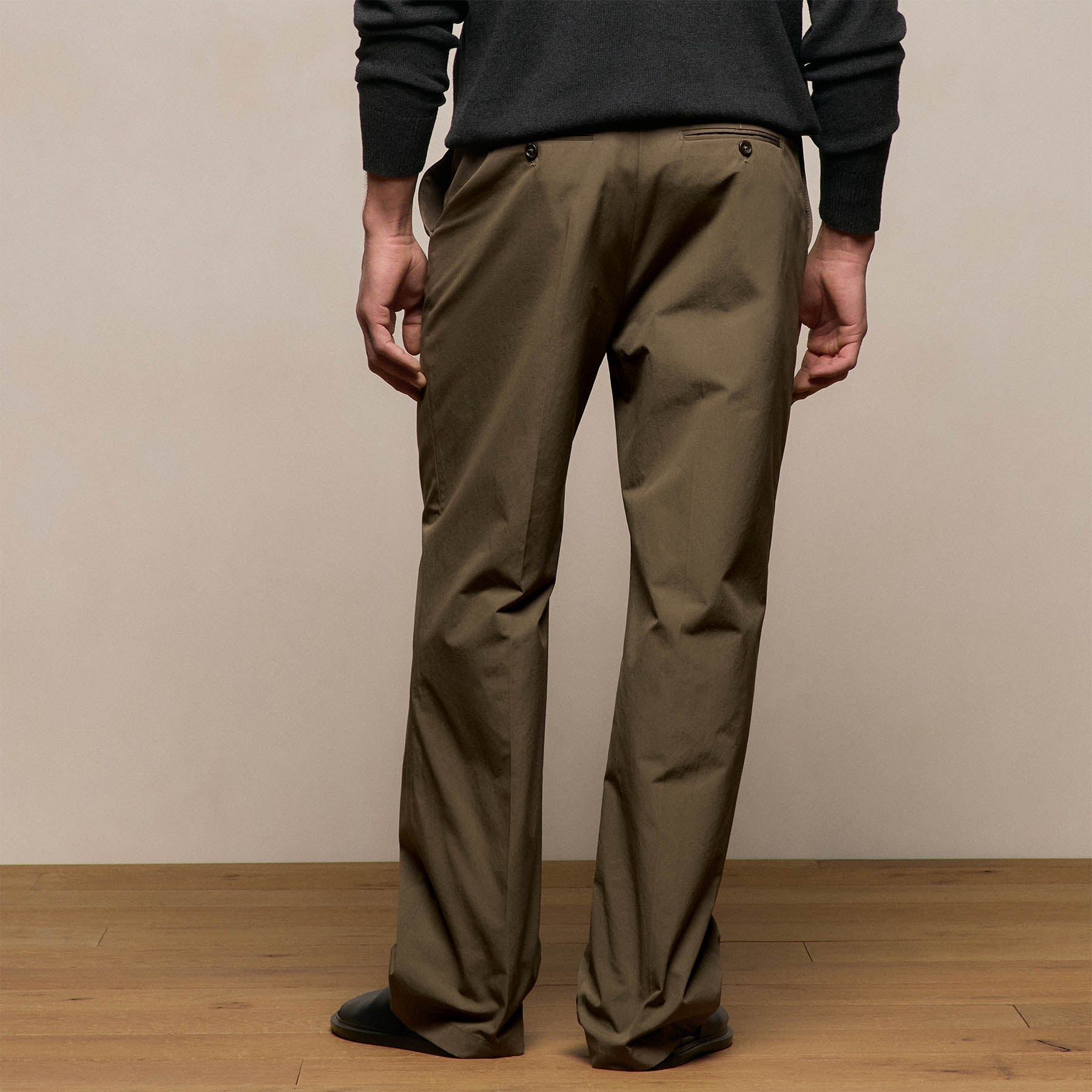 Italian Heavy Poplin Clean Front Trouser in Light Olive | James Perse Los Angeles