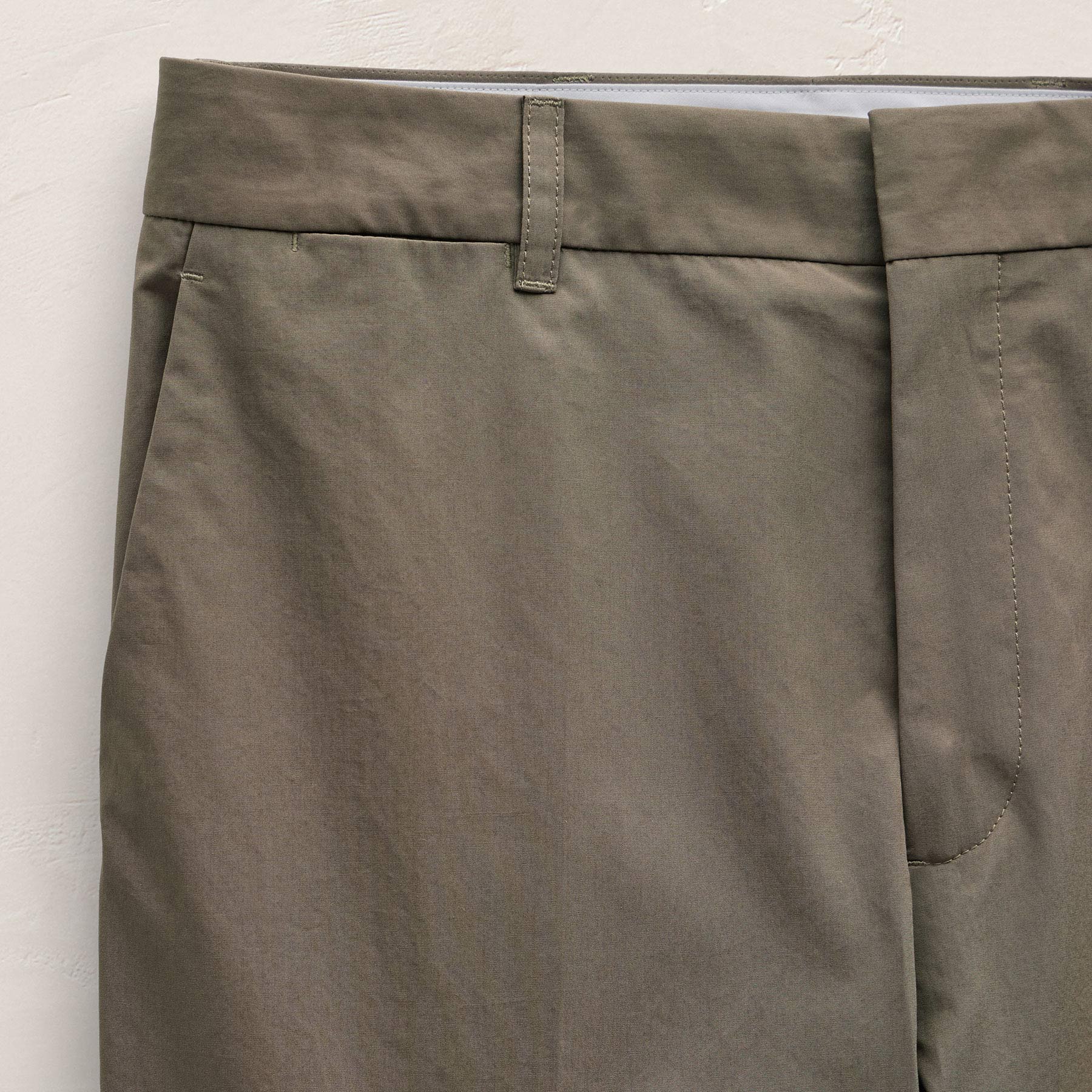 Italian Heavy Poplin Clean Front Trouser in Light Olive | James Perse Los Angeles