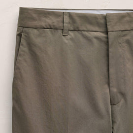 Italian Heavy Poplin Clean Front Trouser in Light Olive | James Perse Los Angeles