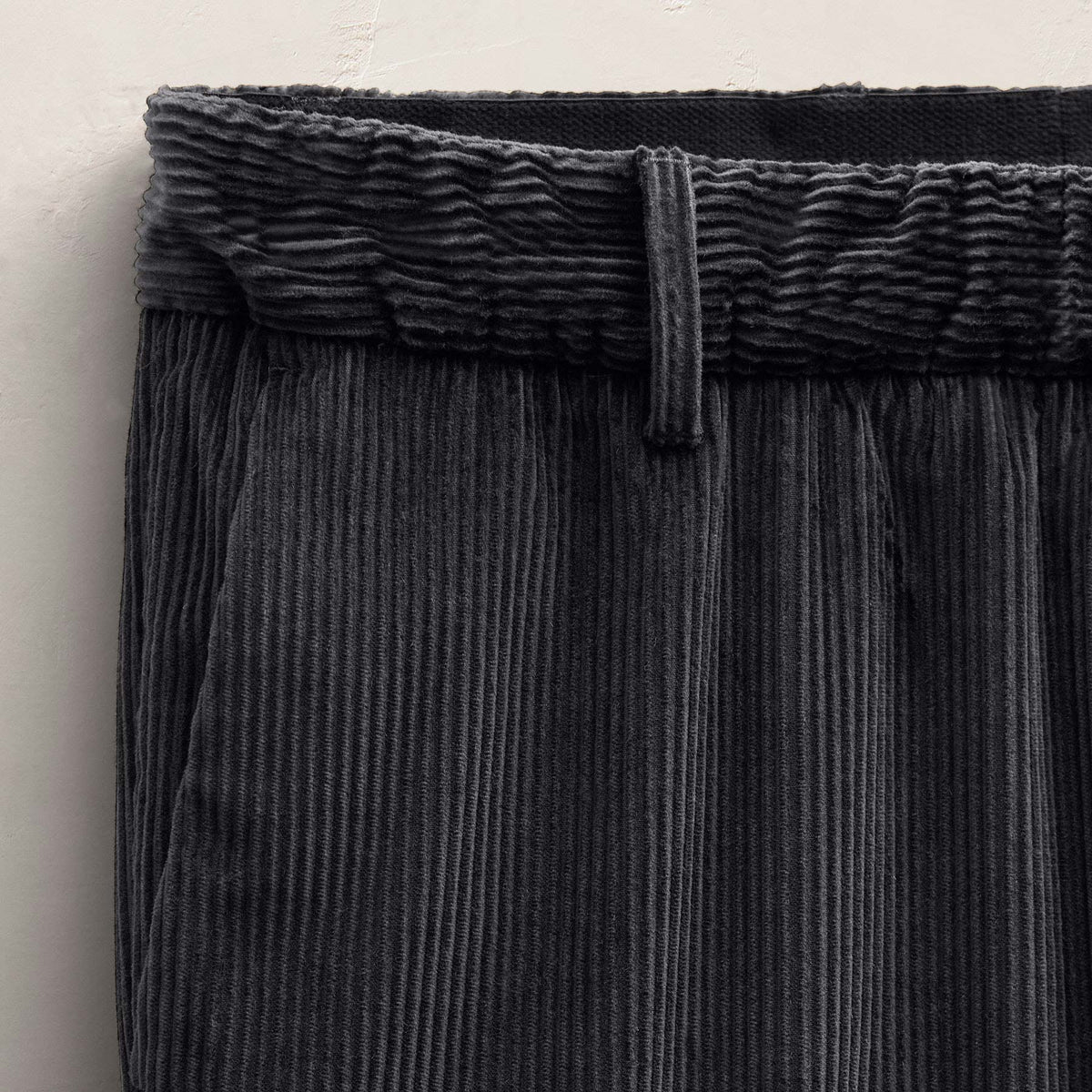 Corduroy Pant in Magma | James Perse Los Angeles