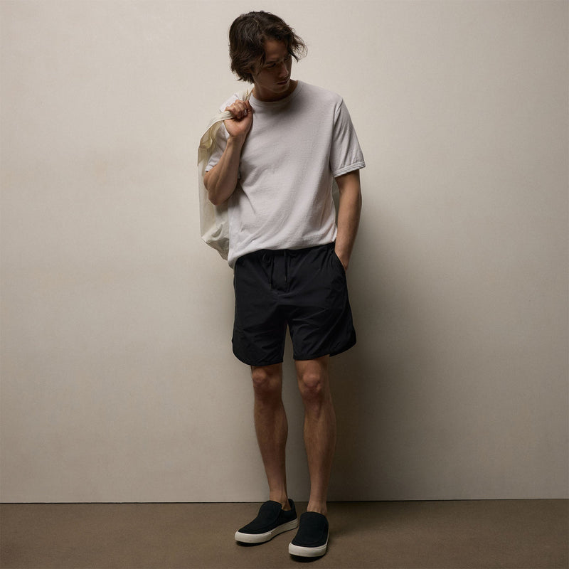 Curved Hem Boardshort in Black/Black | James Perse Los Angeles