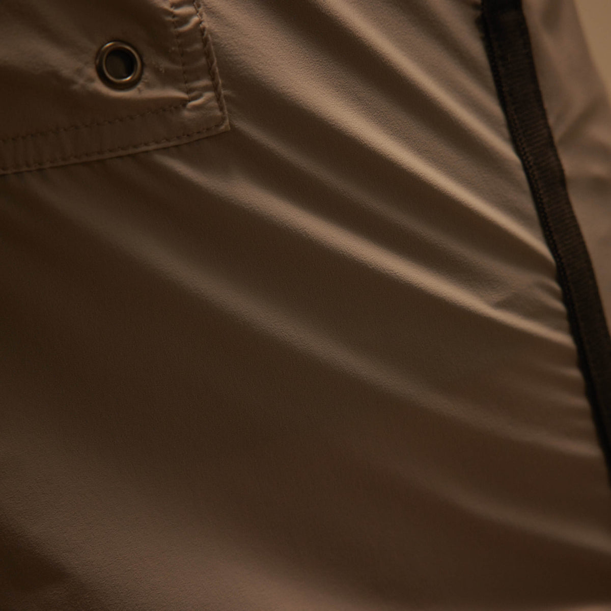 Curved Hem Boardshort  in Grout/Carbon | James Perse in Los Angeles