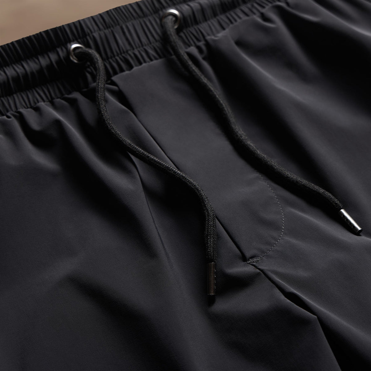 Split Hem Boardshort in Black | James Perse Los Angeles