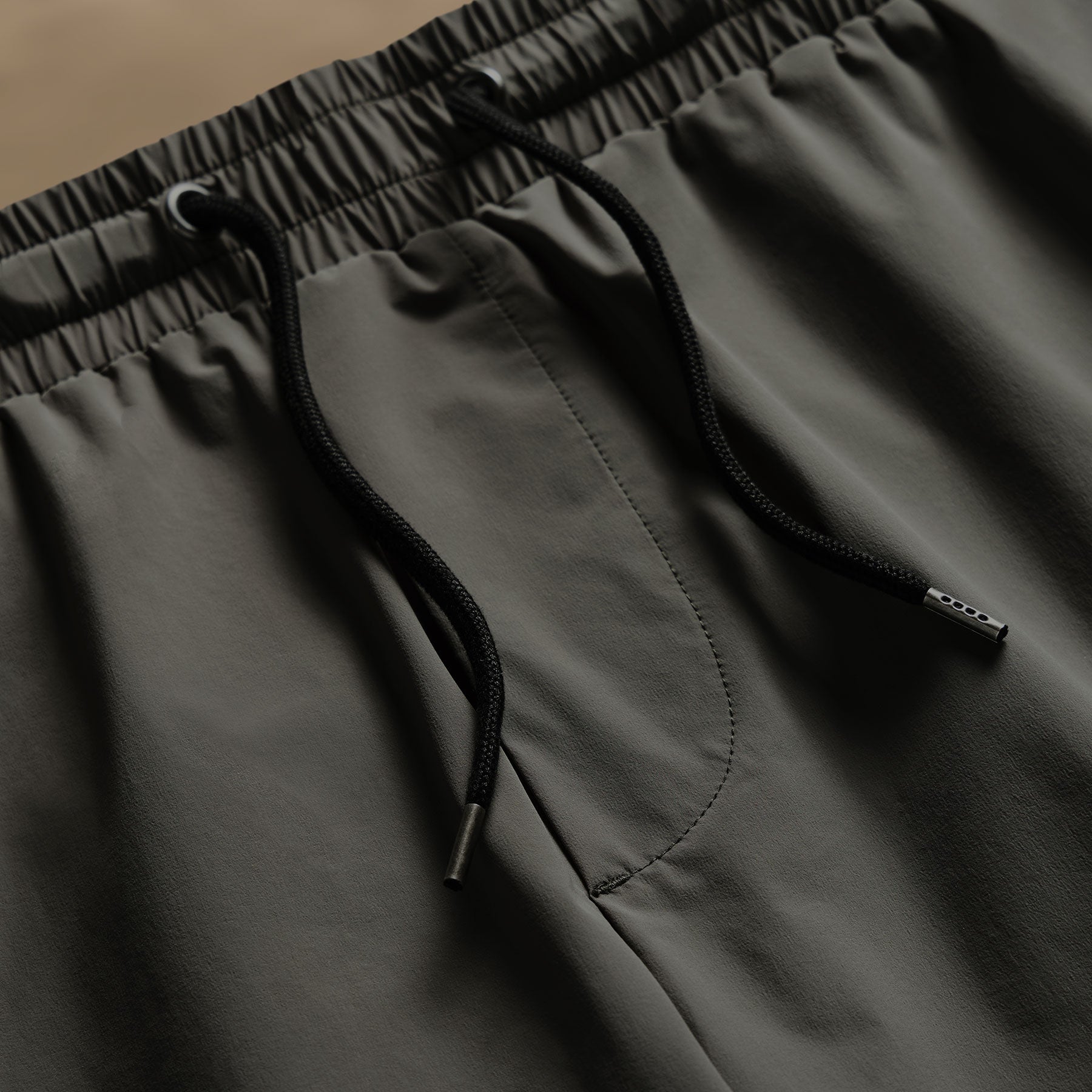 Split Hem Boardshort in Granite | James Perse Los Angeles