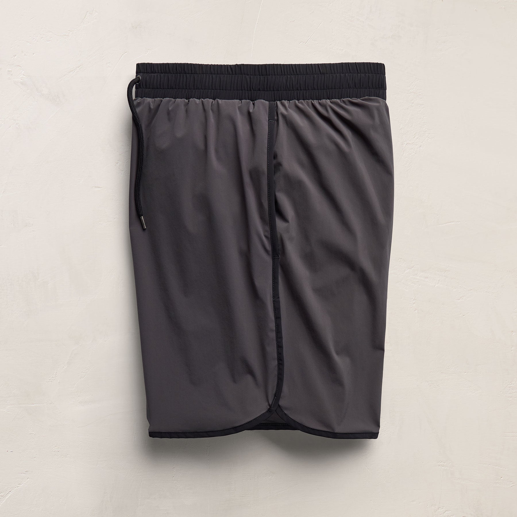Retro Boardshort in Carbon/Black | James Perse Los Angeles