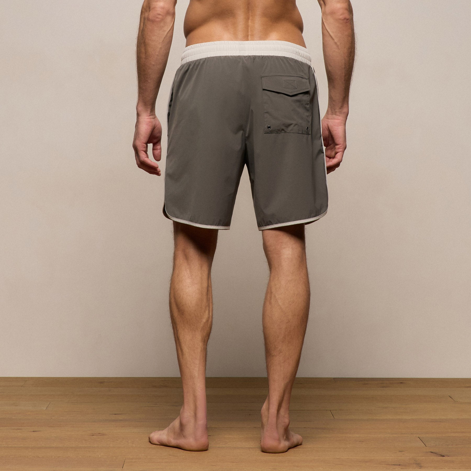 Retro Boardshort in Granite/Salt | James Perse Los Angeles