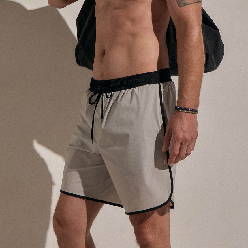 Retro Boardshort in Salt/Black | James Perse Los Angeles