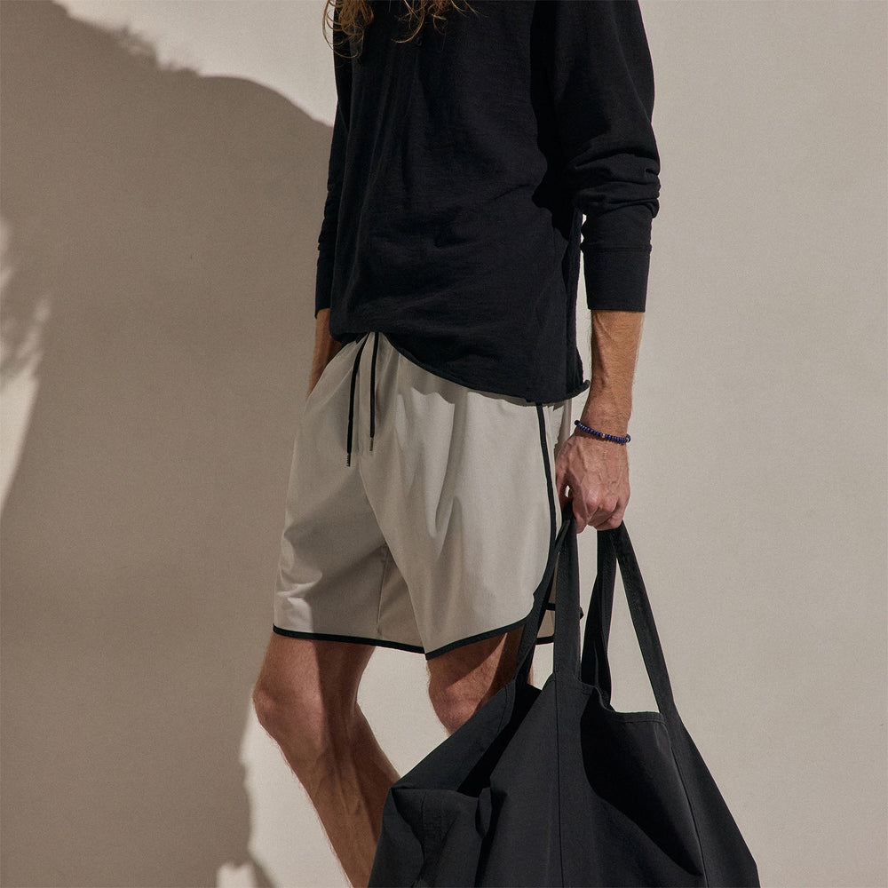 Retro Boardshort in Salt/Black | James Perse Los Angeles