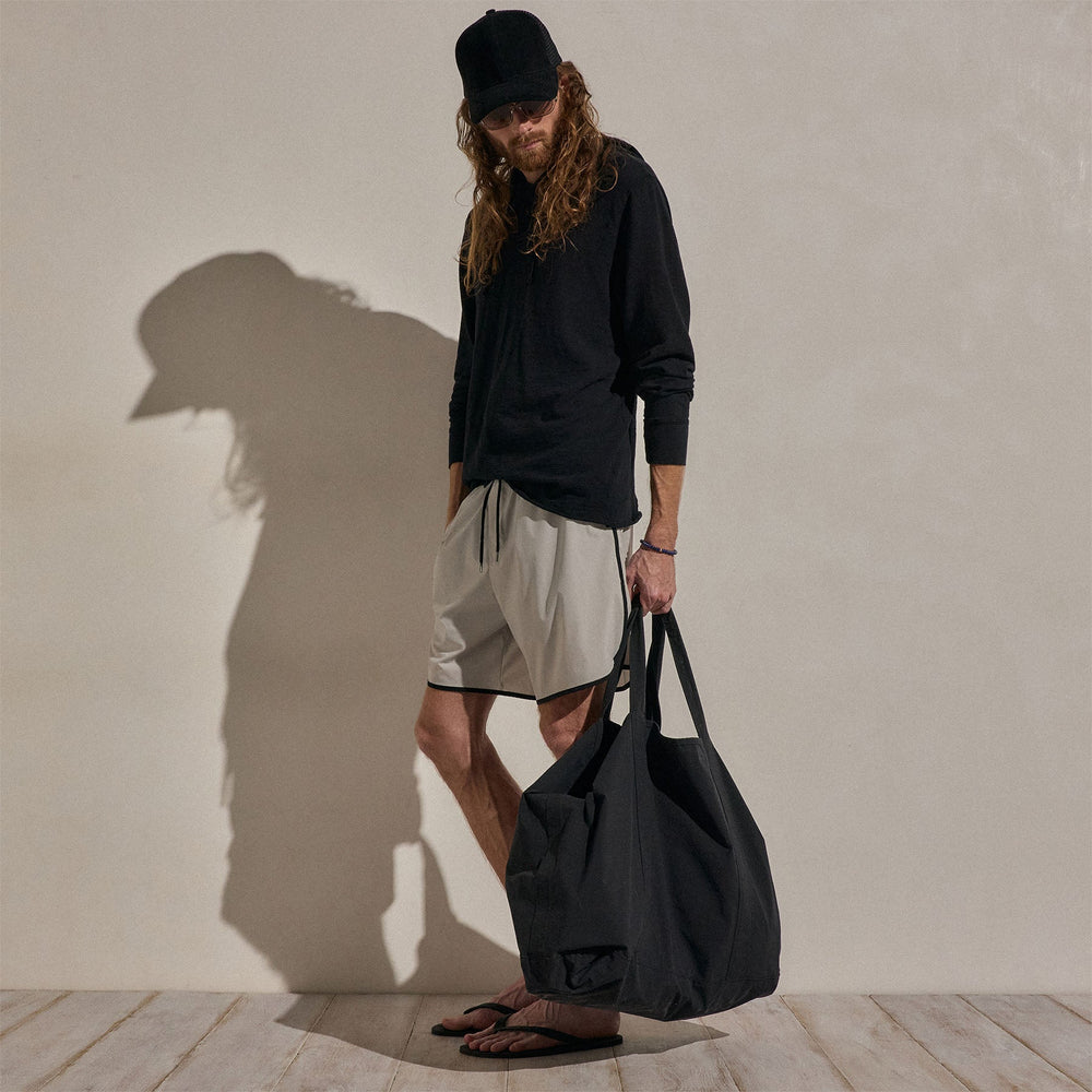 Retro Boardshort in Salt/Black | James Perse Los Angeles