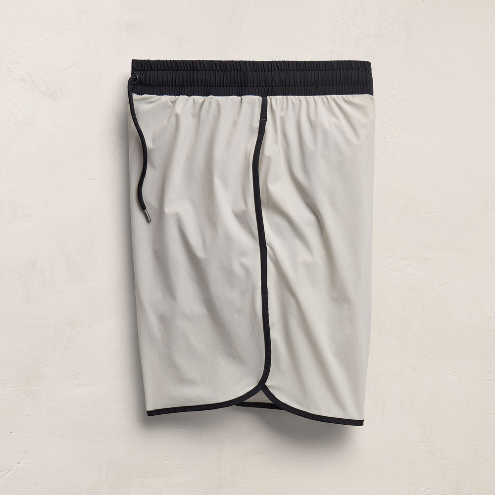 Retro Boardshort in Salt/Black | James Perse Los Angeles
