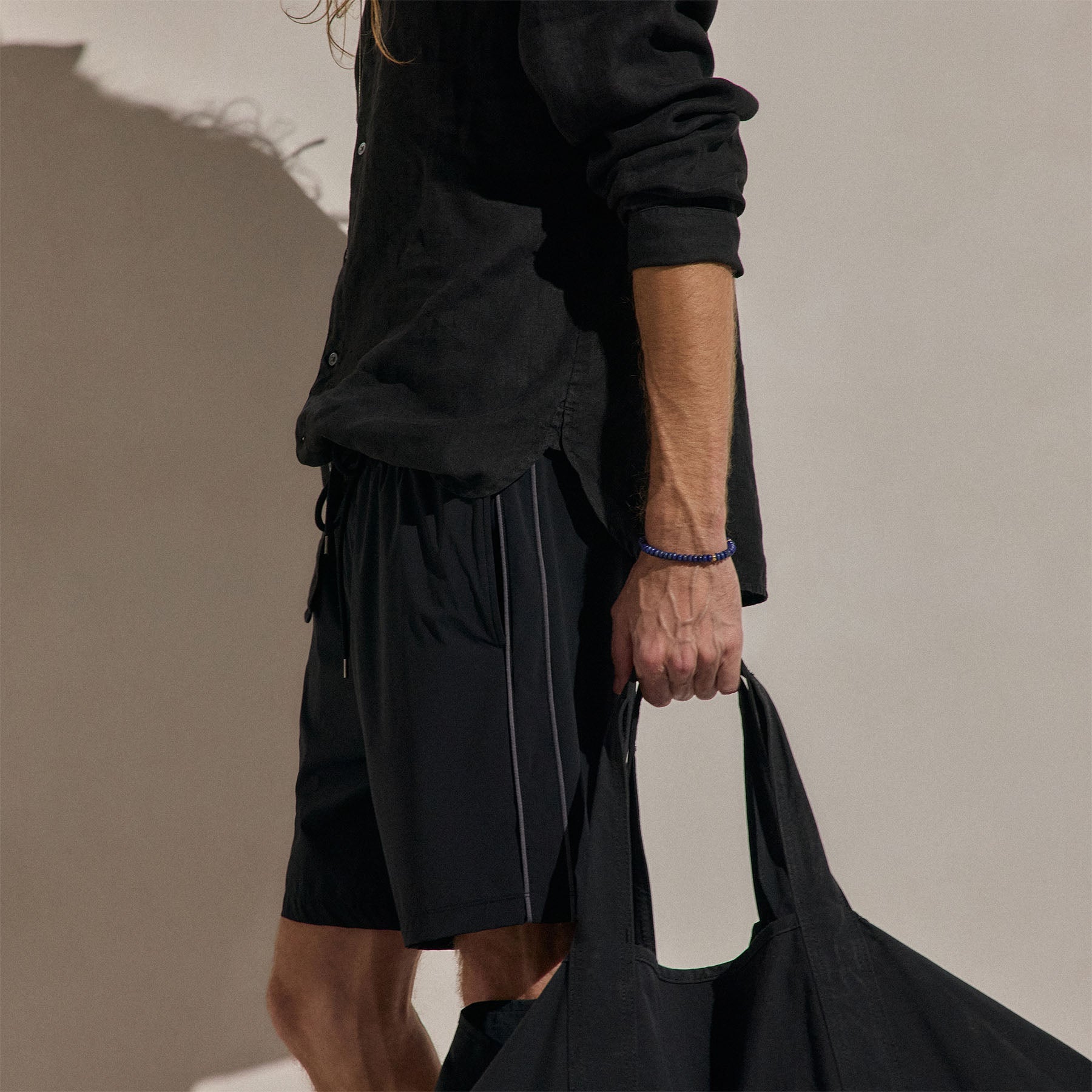 Contrast Piped Boardshort in Black/Carbon | James Perse Los Angeles