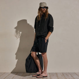 Contrast Piped Boardshort in Black/Carbon | James Perse Los Angeles