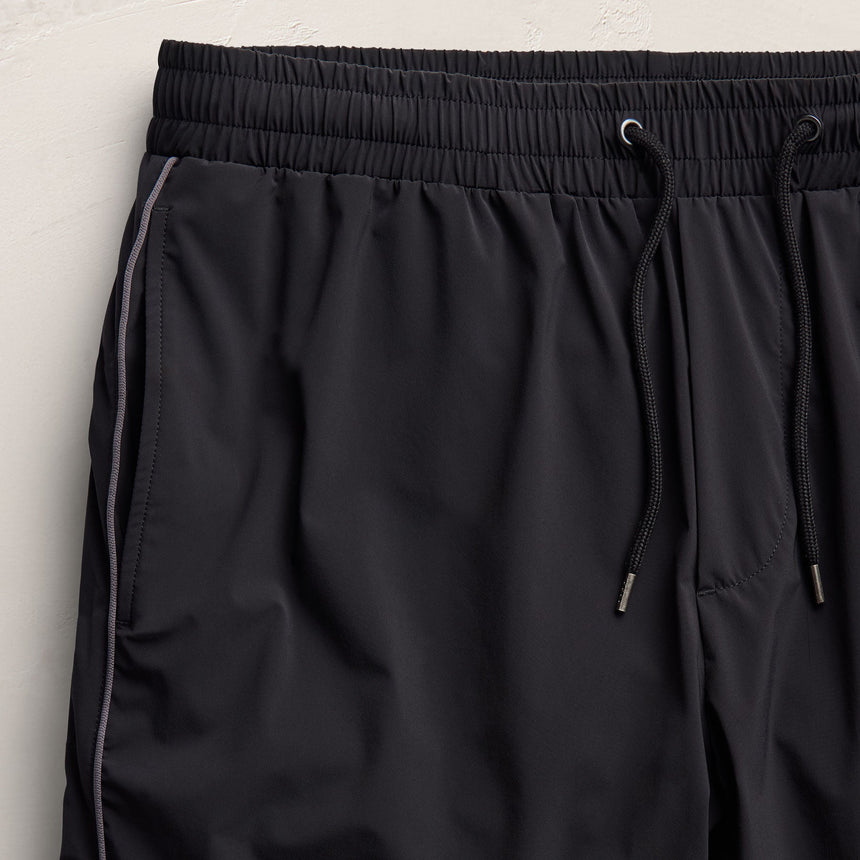 Contrast Piped Boardshort in Black/Carbon | James Perse Los Angeles