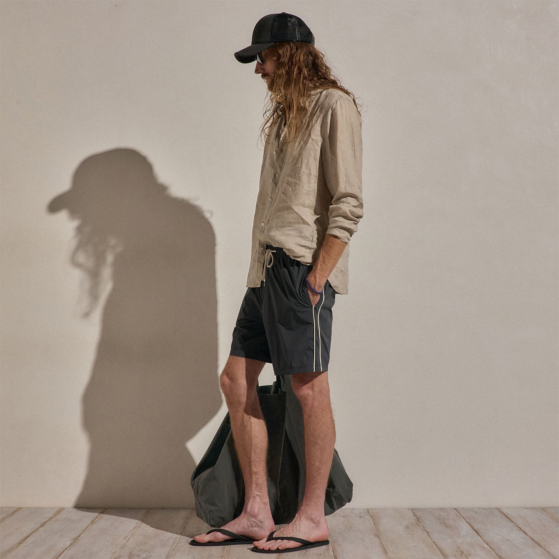 Contrast Piped Boardshort in Carbon/Ivory | James Perse Los Angeles