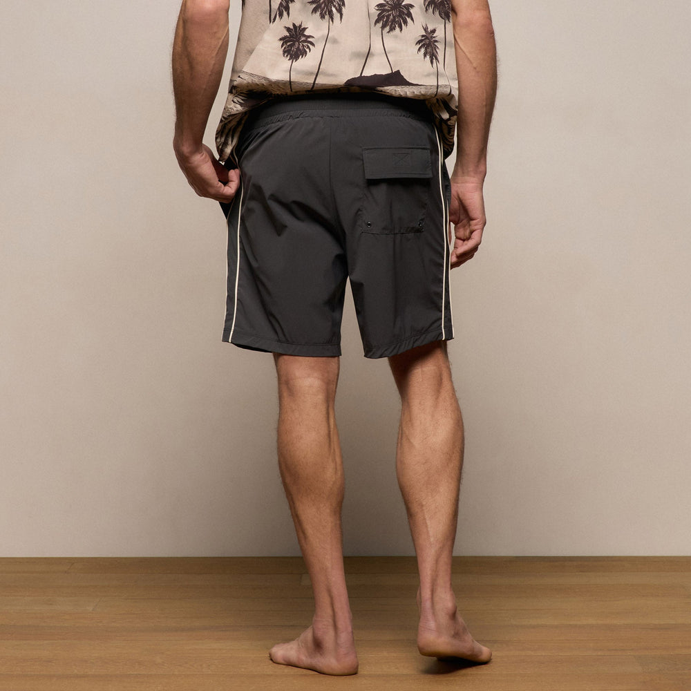 Contrast Piped Boardshort in Carbon/Ivory | James Perse Los Angeles
