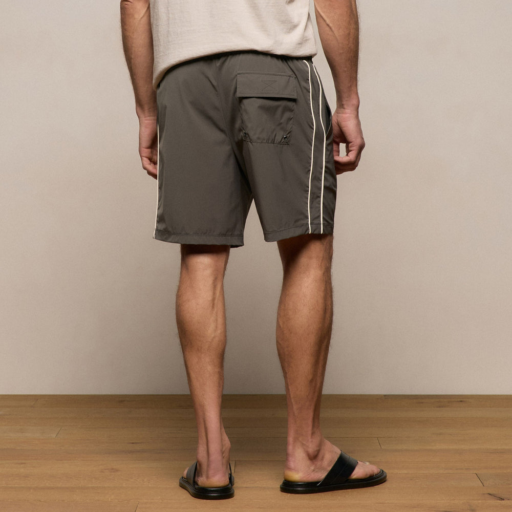 Contrast Piped Boardshort in Granite/Ivory | James Perse Los Angeles