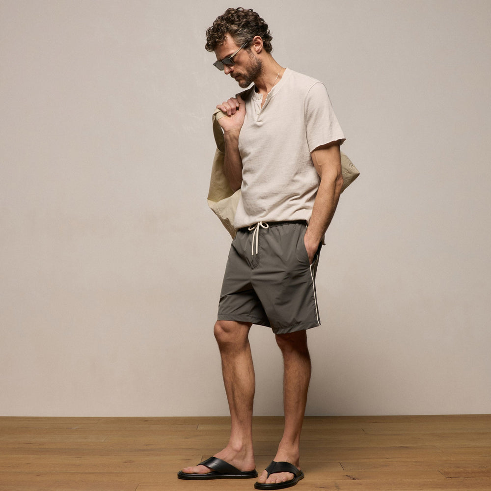 Contrast Piped Boardshort in Granite/Ivory | James Perse Los Angeles