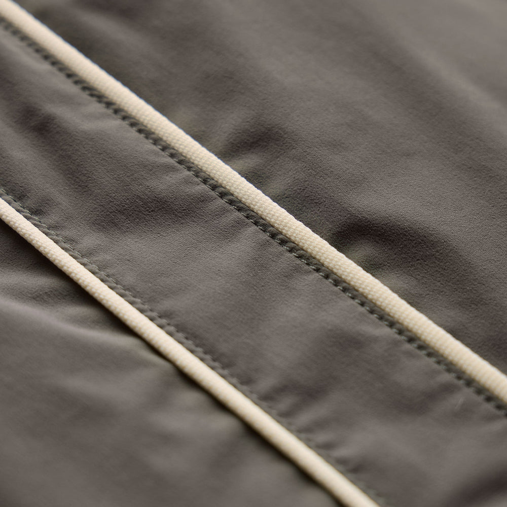 Contrast Piped Boardshort in Granite/Ivory | James Perse Los Angeles