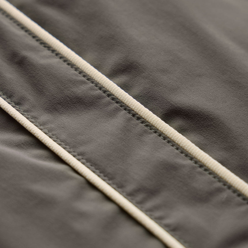 Contrast Piped Boardshort in Granite/Ivory | James Perse Los Angeles