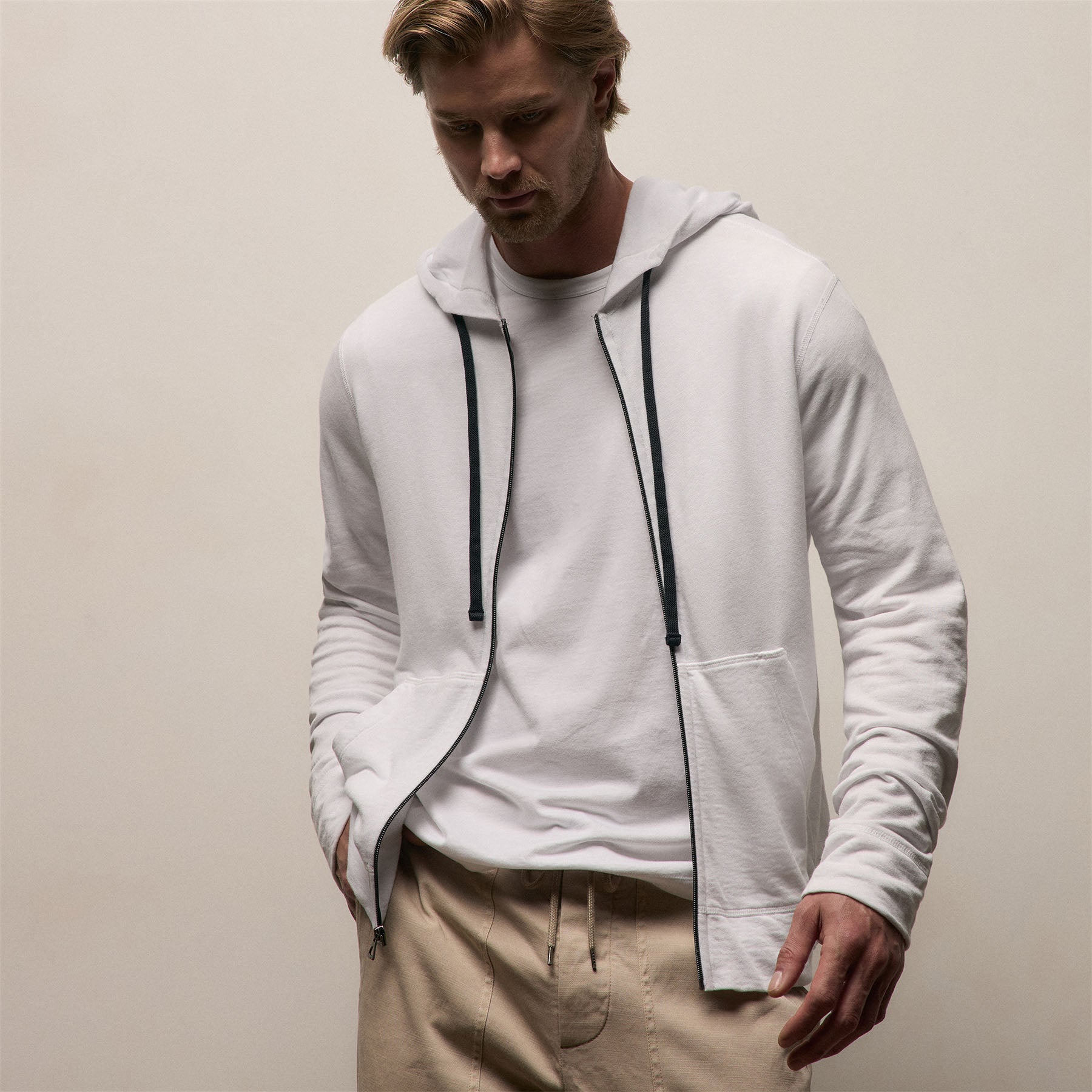epine é frill zip sweat blouson white NEW ARRIVAL é frill zip sweat blouson web 8/23 21:00- store 8/24-