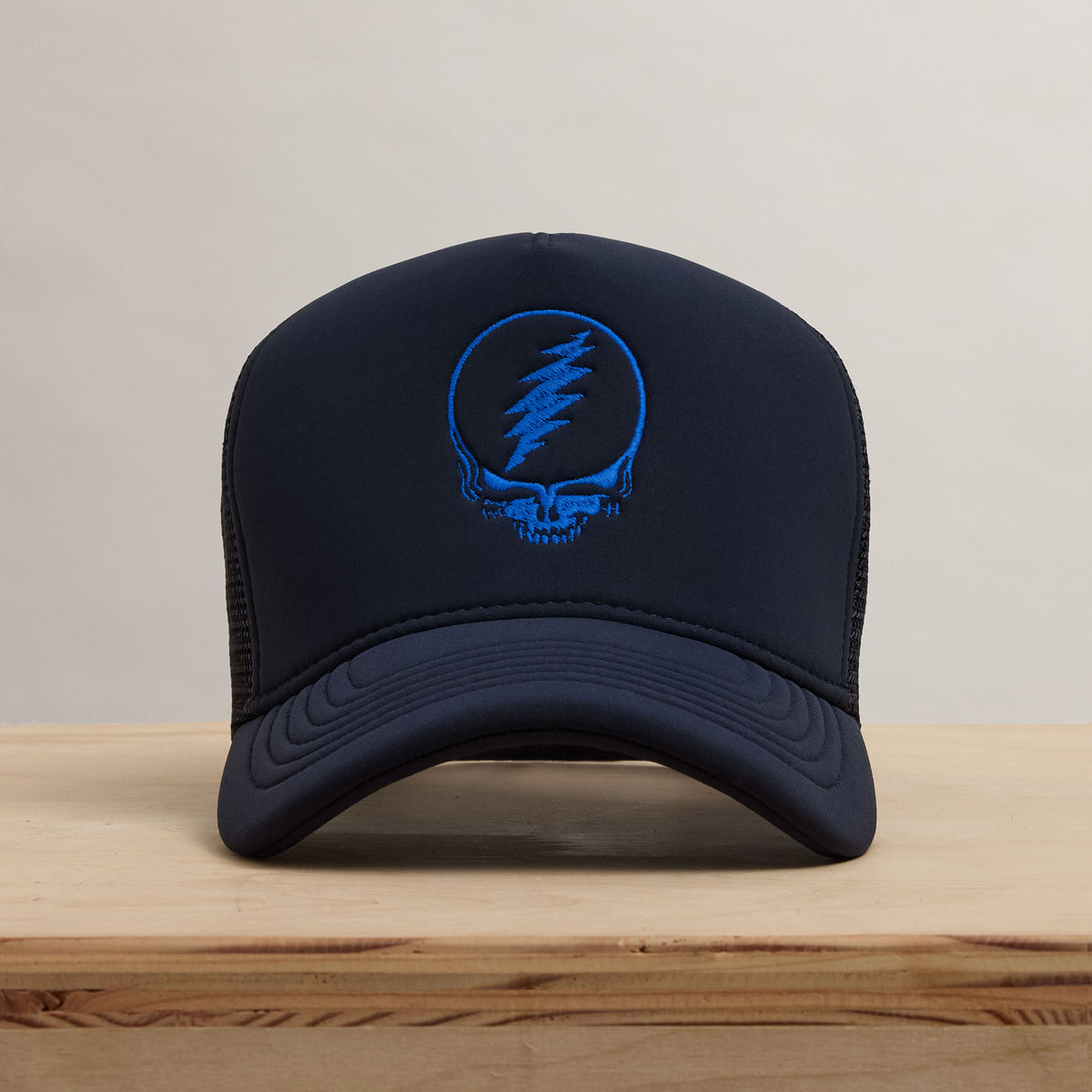 Grateful Dead Single Color Skull Embroidery Trucker in Navy | James Perse Los Angeles