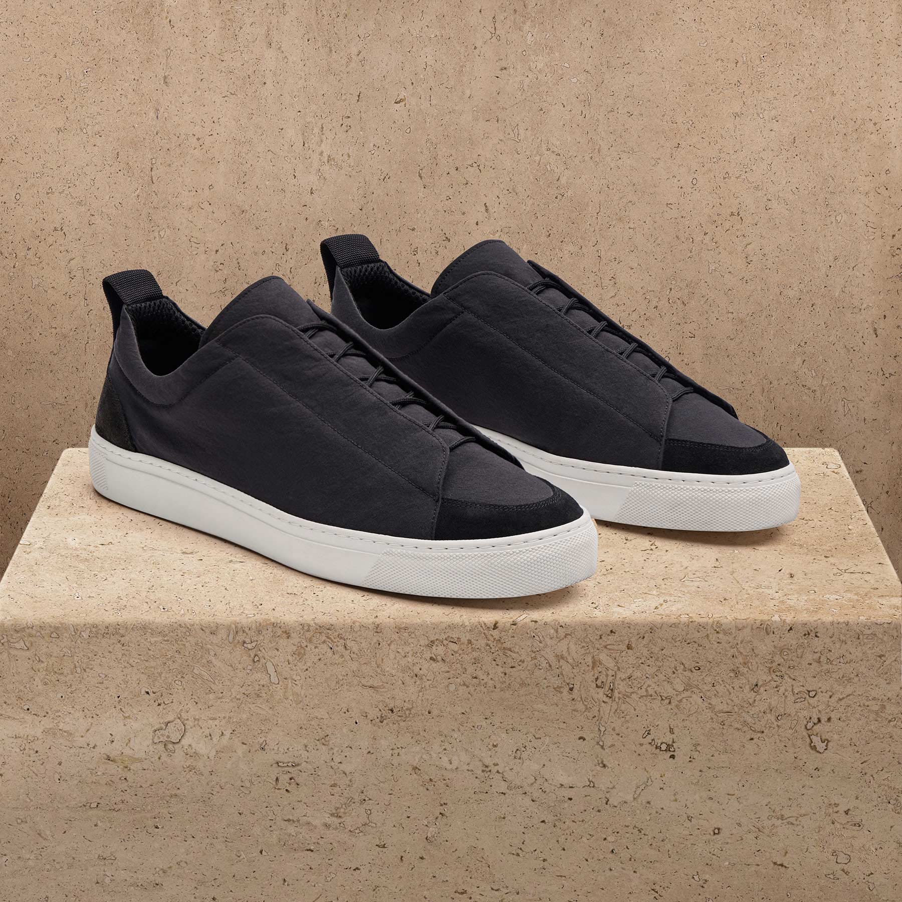 Men's Solstice Skate Low Top Sneaker in Black/Black | James Perse Los Angeles