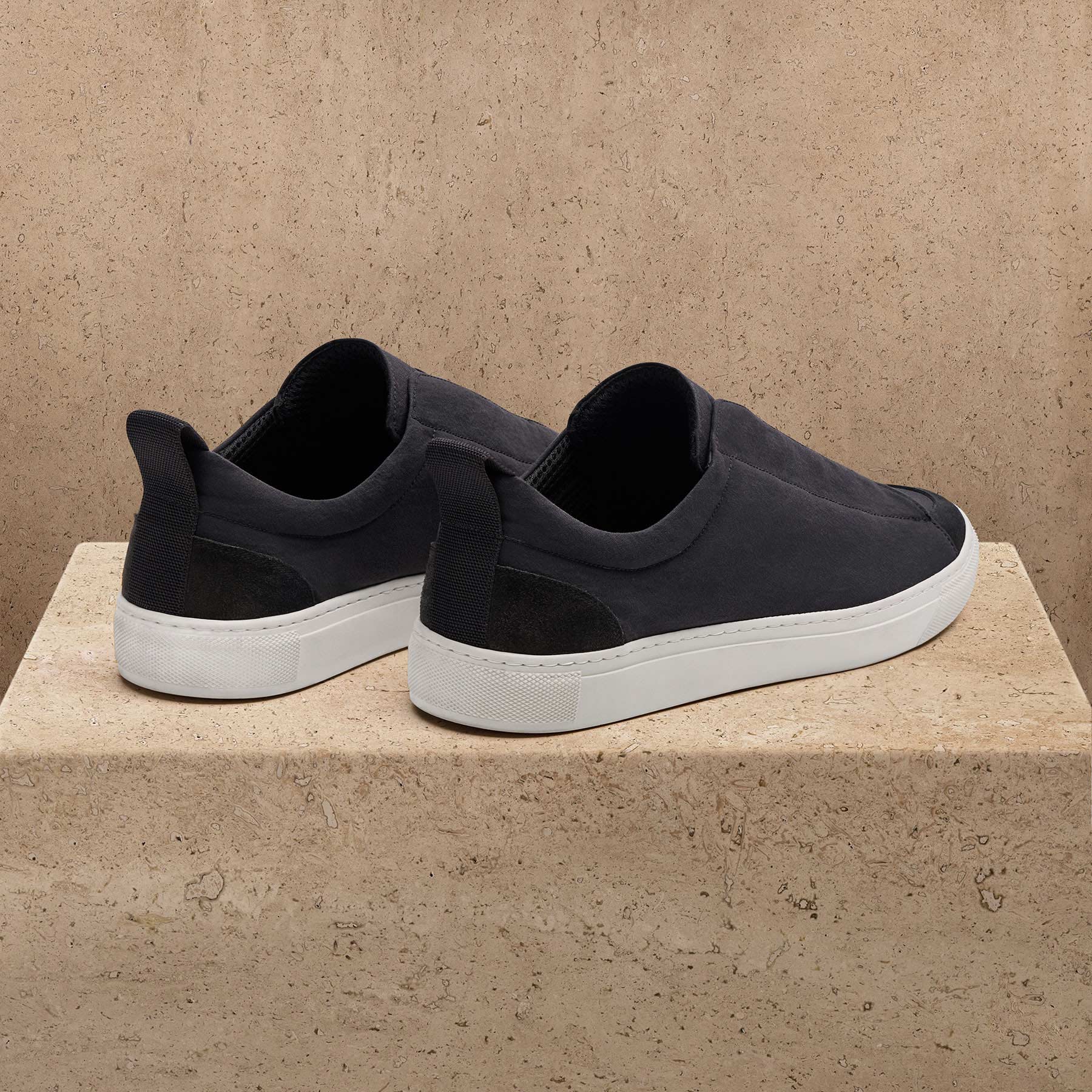 Men's Solstice Skate Low Top Sneaker in Black/Black | James Perse Los Angeles