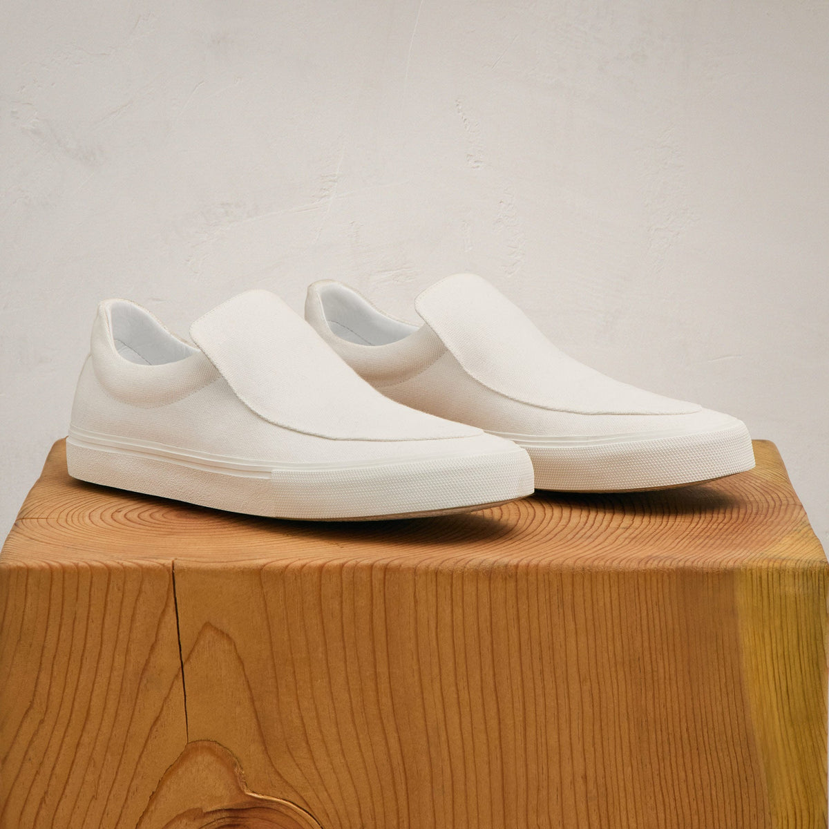 Men's Coastal Canvas Slip On in White | James Perse Los Angeles