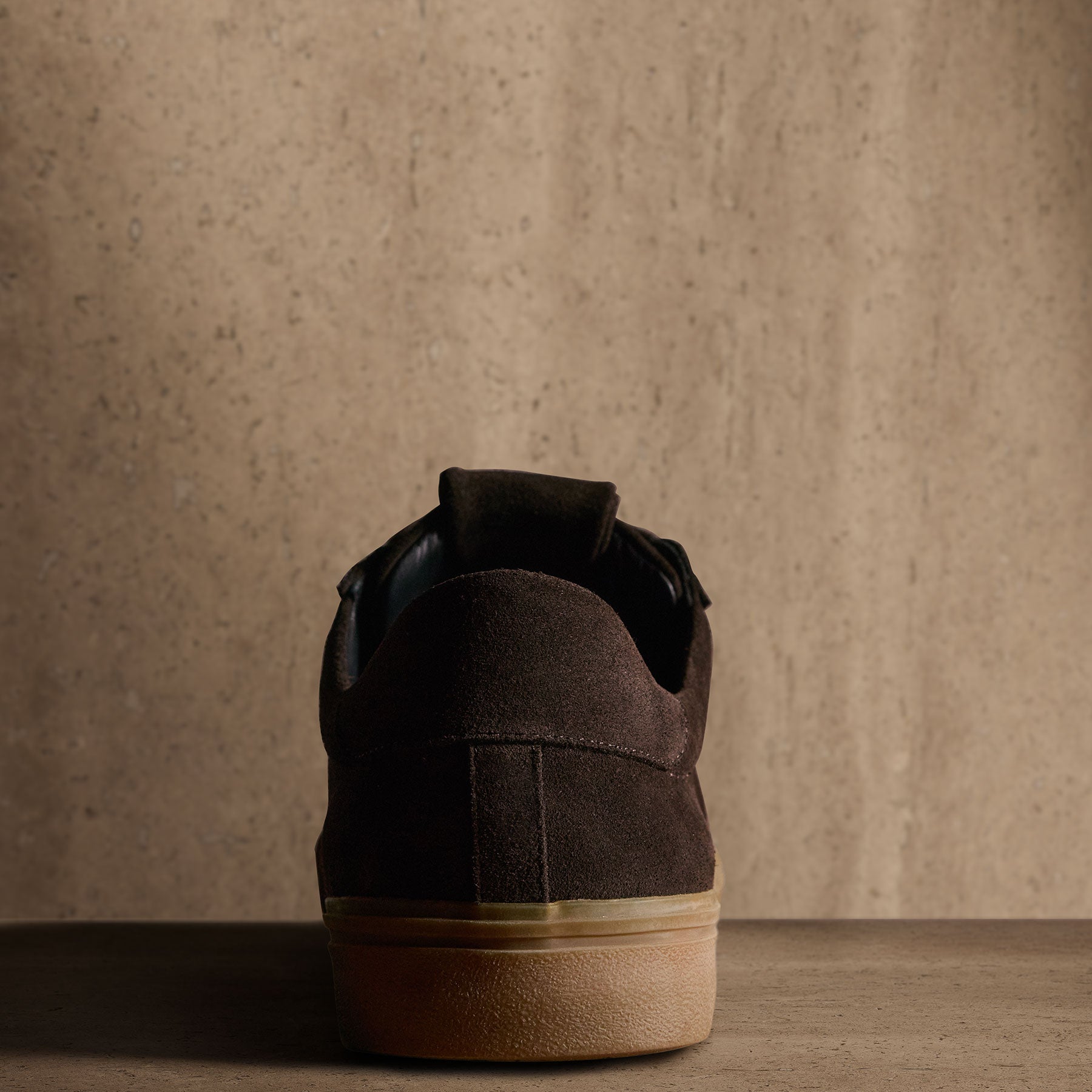Men's Suede Retro Sneaker - Ebony | James Perse Los Angeles