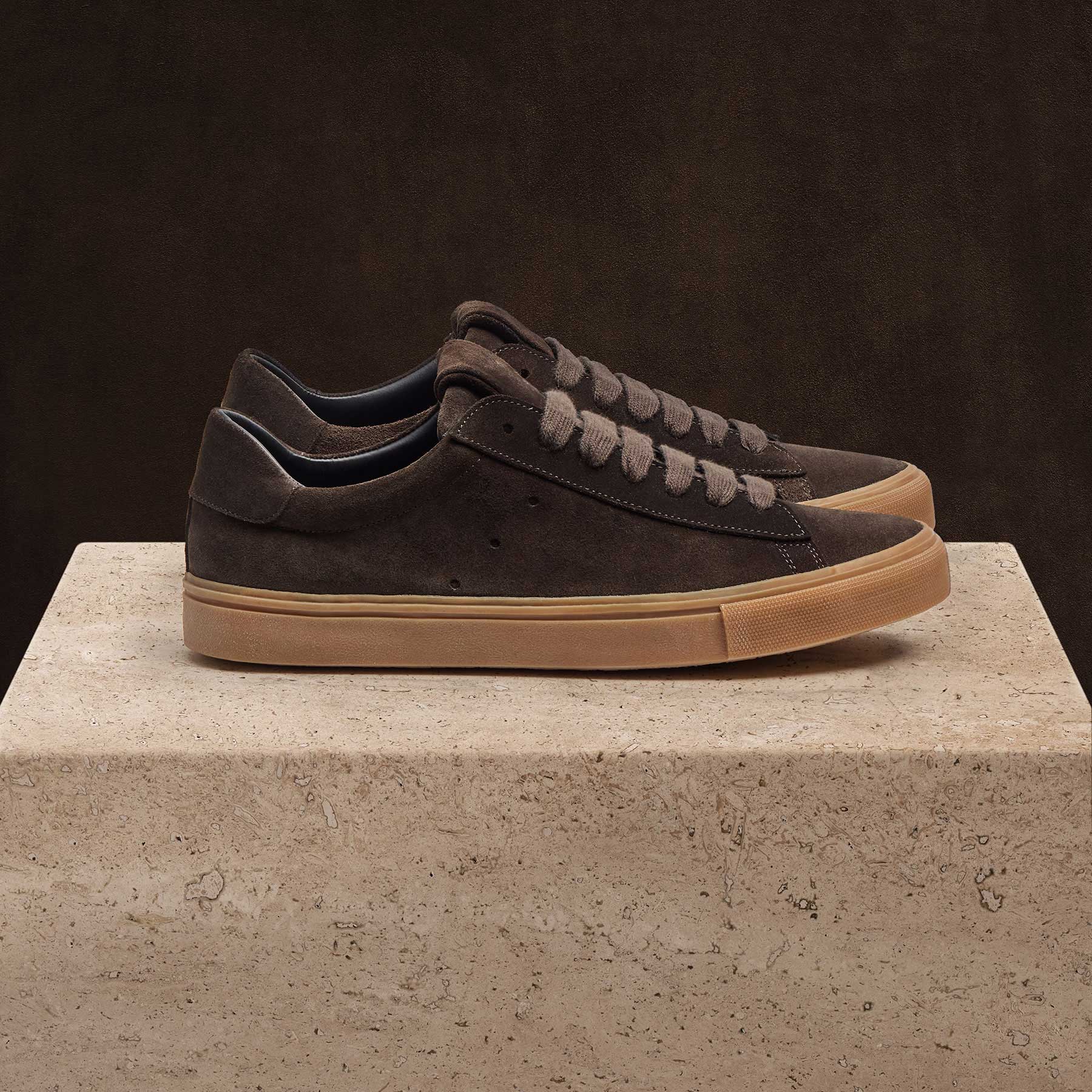 Men's Suede Retro Sneaker - Ebony | James Perse Los Angeles