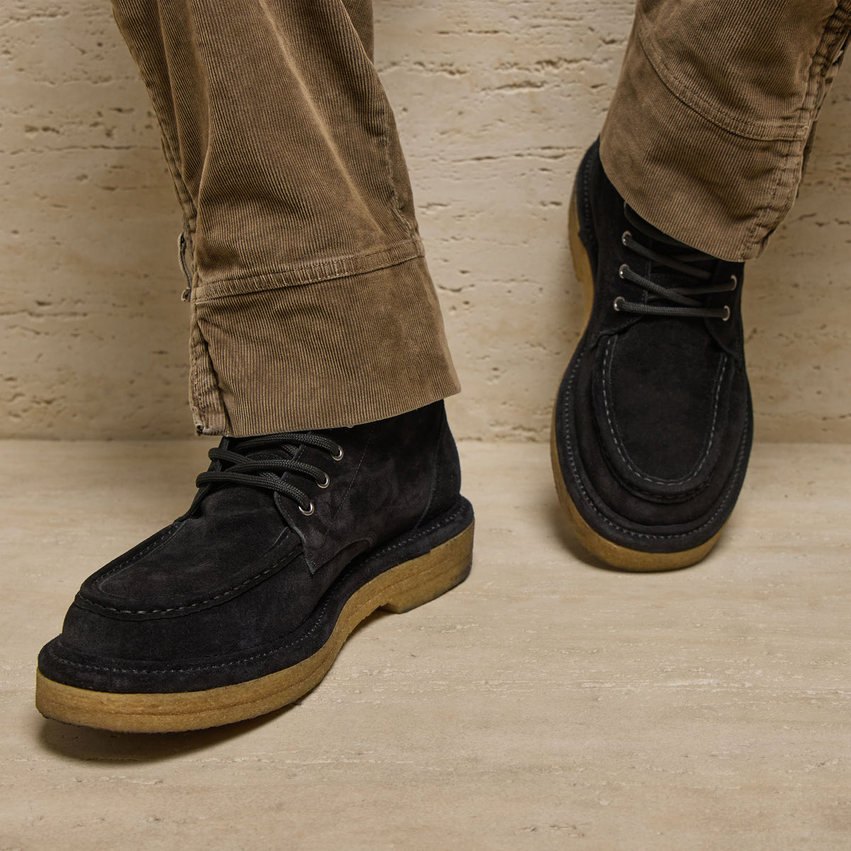 Men's Suede Work Boot In Black | James Perse Los Angeles