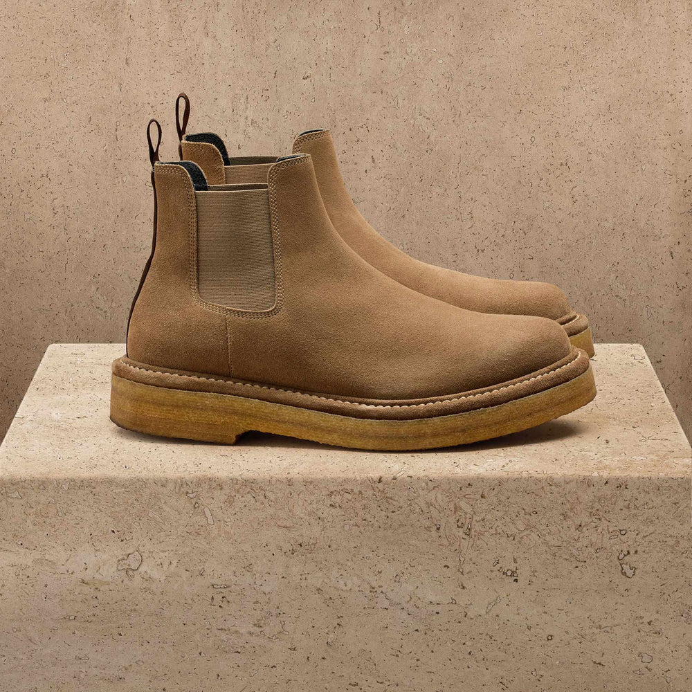 Men's Suede Chelsea Boot In String | James Perse Los Angeles