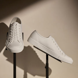 Men's Cotton Canvas Low Top Sneaker in White | James Perse Los Angeles