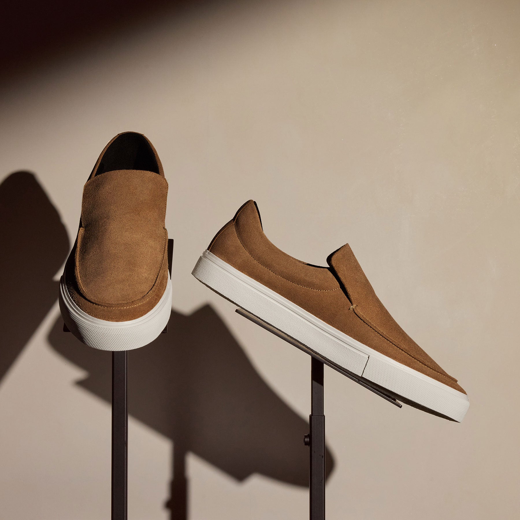 Men's Suede Solstice Sneaker - String | James Perse Los Angeles