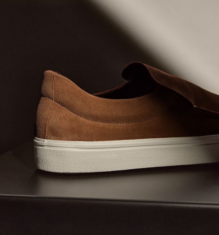 Men's Coastal Suede Slip On in Chestnut | James Perse Los Angeles