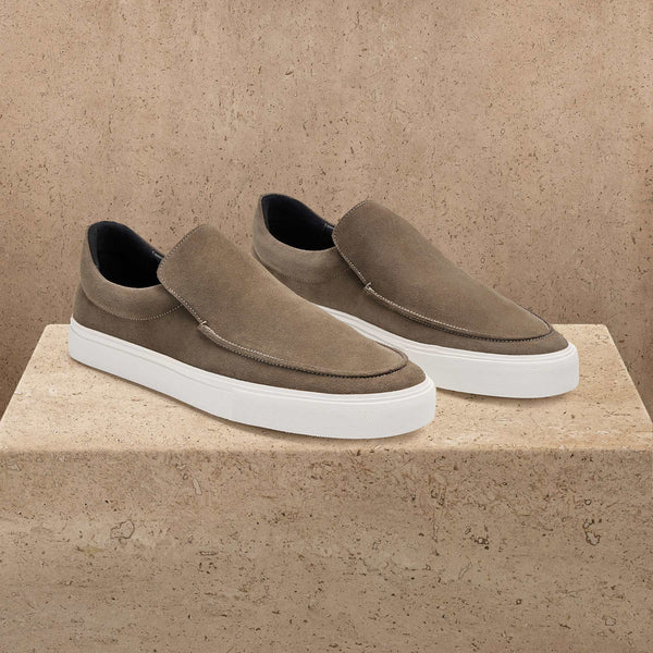 Men's Coastal Suede Slip On in Cement | James Perse Los Angeles