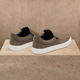 Men's Coastal Suede Slip On in Cement | James Perse Los Angeles