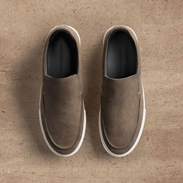 Men's Coastal Suede Slip On in Cement | James Perse Los Angeles