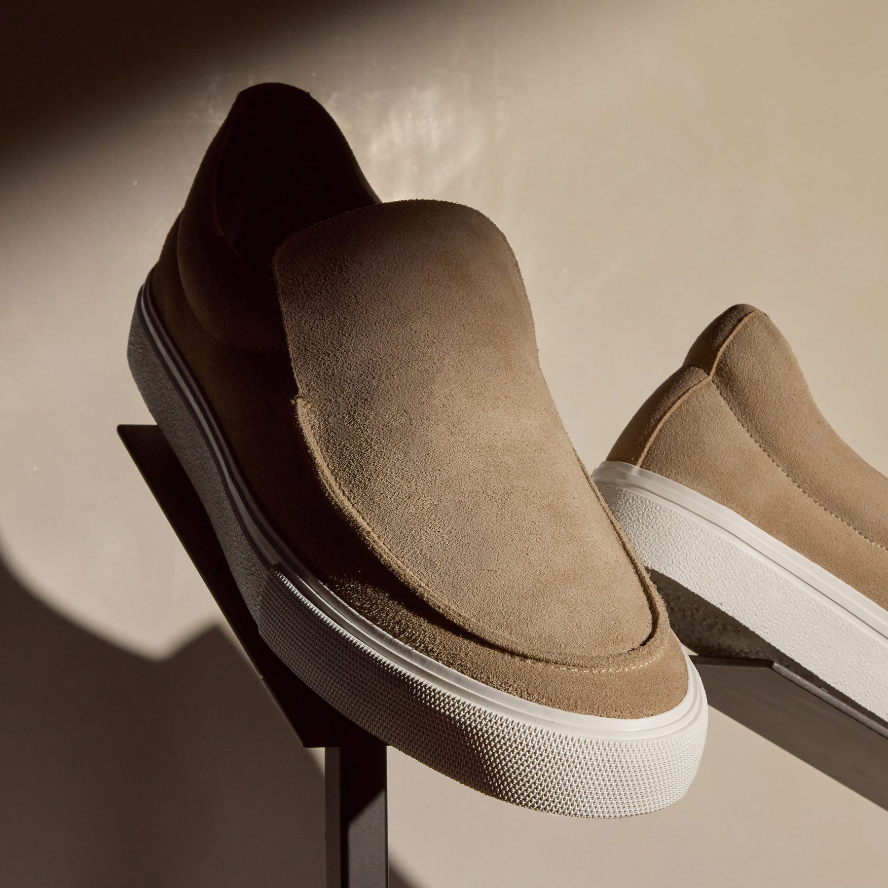 Men's Coastal Suede Slip On - Linen | James Perse Los Angeles