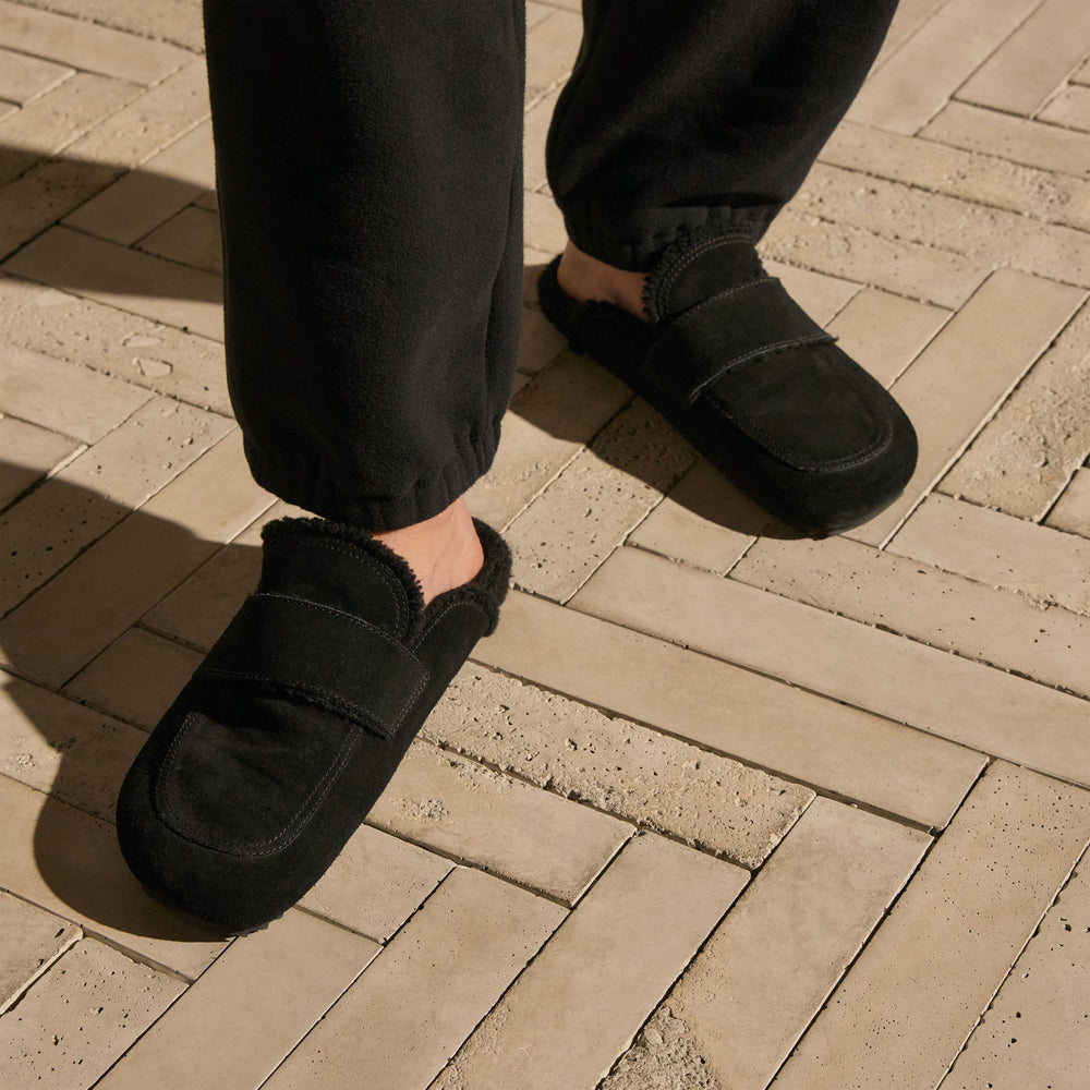 Men's Suede Lined Clog in Black/Black | James Perse Los Angeles