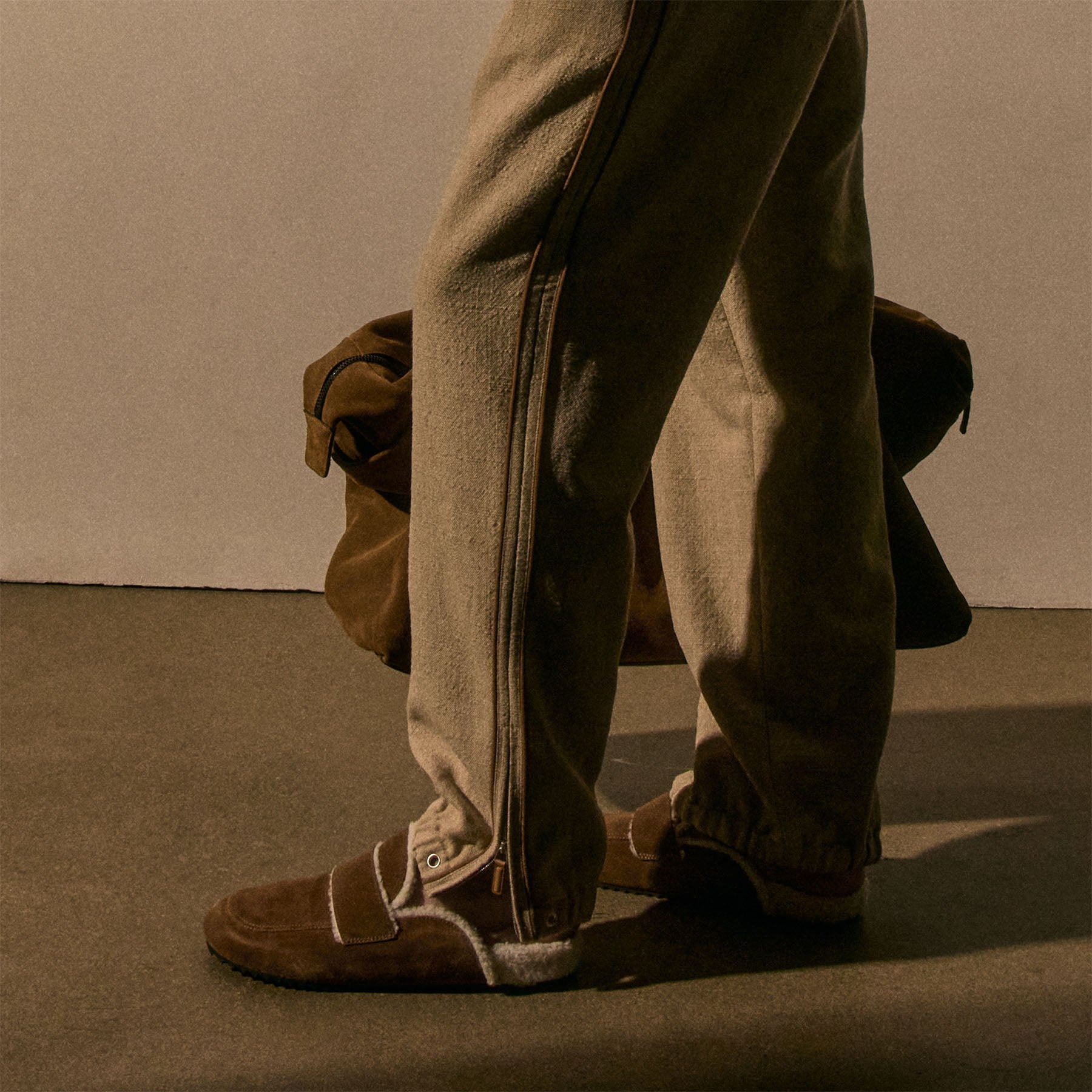 Men's Suede Shearling Lined Loafer in Tabacco/Ivory | James Perse Los Angeles