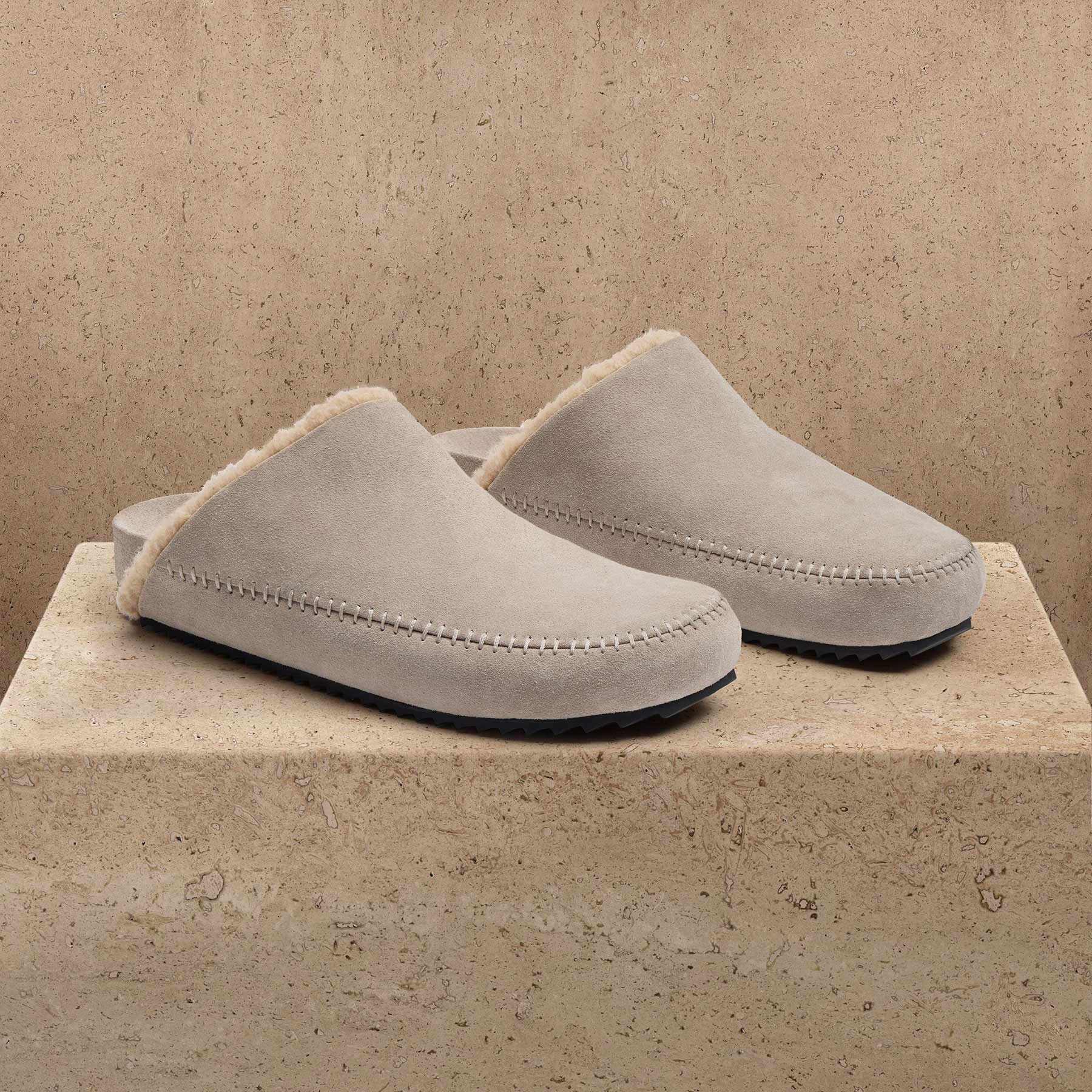 Men's Suede Shearling Clog in Earth | James Perse Los Angeles