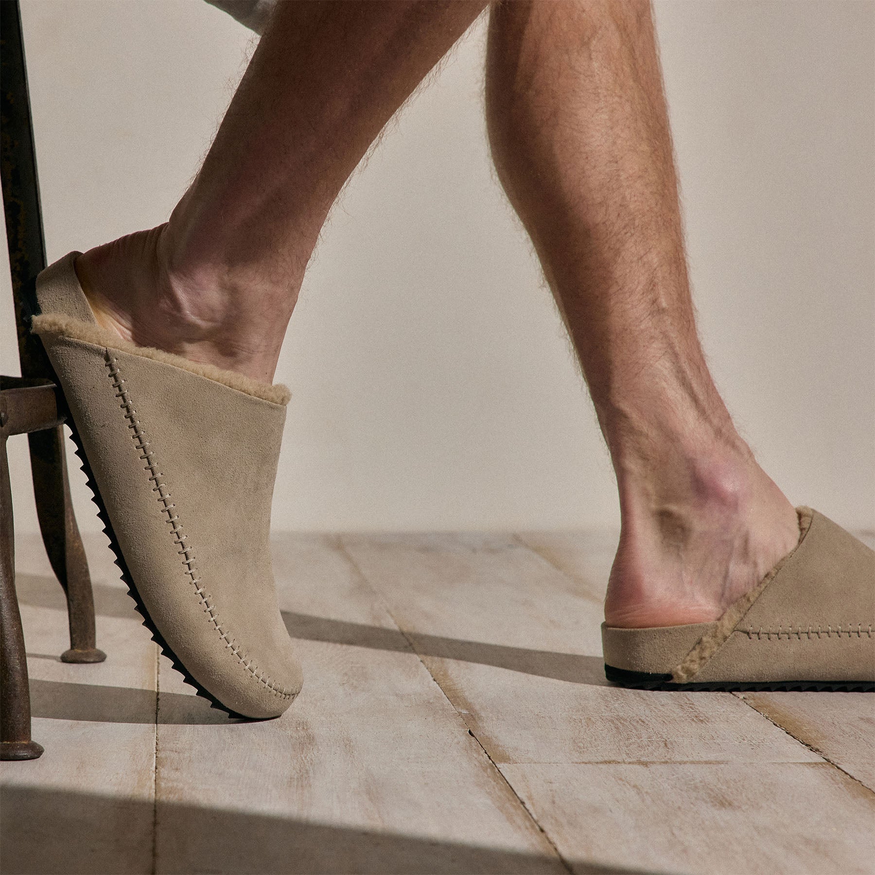 Men's Suede Clog In Earth | James Perse Los Angeles