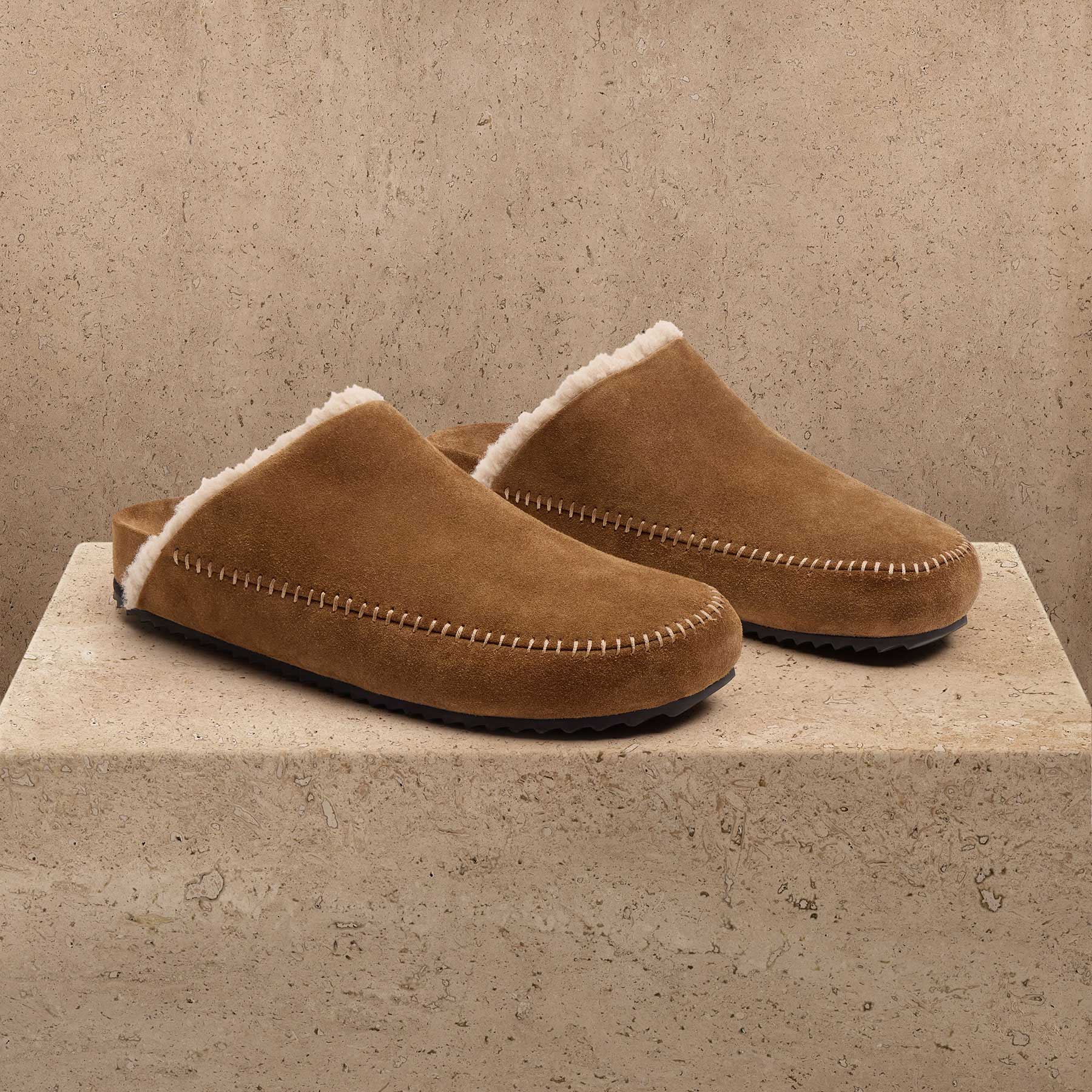 Men's Suede Shearling Clog in Tabacco | James Perse Los Angeles