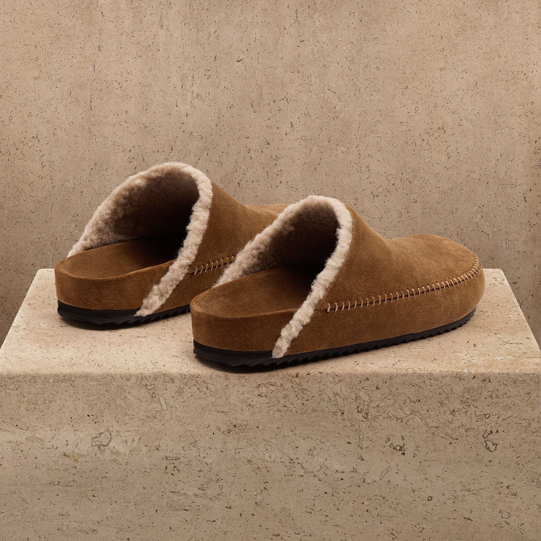 Men's Suede Shearling Clog in Tabacco | James Perse Los Angeles